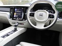 Usado Volvo V60 CC Plus 250 HP (183 kW) 2020 Carrinha