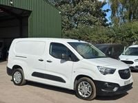 Second-hand Vauxhall Combo Edition 100 CP (73 kW) 2020 Alb Monovolum
