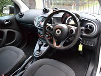 Used Smart ForTwo Cabrio Passion 71 HP (52 kW) 2016 Red Cabriolet