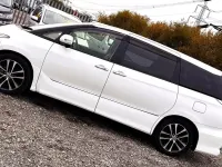 Used Toyota Estima 170 HP (125 kW) 2013 White MPV