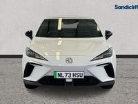 Begagnad MG MG4 EV SE 125 kW (170 HK) 2023 Vit Halvkombi