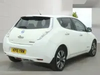 Begagnad Nissan Leaf Tekna 80 kW (109 HK) 2015 Vit Halvkombi