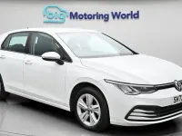 Używany VW Golf VIII S 131 KM (96 kW) 2023 Biały Hatchback