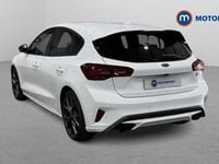 Begagnad Ford Focus ST 280 HK (205 kW) 2023 Vit Halvkombi