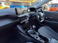 Second-hand Peugeot 208 Allure 99 CP (72 kW) 2025 Albastru Hatchback