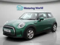Usado Mini Cooper Classic 136 HP (100 kW) 2022 Verde Citadino