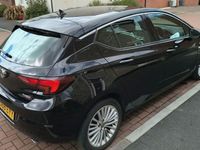 Second-hand Vauxhall Astra Elite 200 CP (147 kW) 2018 Negru Hatchback
