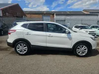 Used Nissan Qashqai Acenta Premium 110 HP (80 kW) 2014 White SUV
