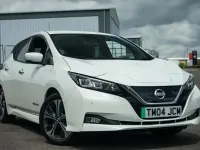 Begagnad Nissan Leaf Tekna 108 kW (147 HK) 2020 Vit Halvkombi