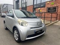 Used Toyota iQ 68 HP (50 kW) 2009 Silver Hatchback