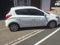 Used Hyundai i20 Style 90 HP (66 kW) 2014 White Hatchback
