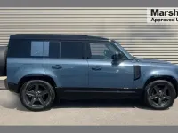 Käytetty Land Rover Defender SE Dynamic 249 HP (183 kW) 2023 Sininen Katumaasturi