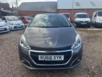 Used Peugeot 208 Signature Sky 82 HP (60 kW) 2018 Grey Hatchback