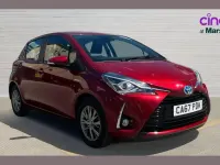 Used Toyota Yaris 100 HP (73 kW) 2018 Red Hatchback