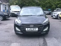 Begagnad Hyundai i30 SE 2015 Svart Halvkombi