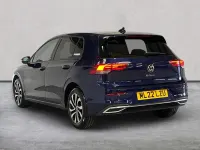 Second-hand VW Golf VIII Active 130 CP (95 kW) 2022 Albastru Hatchback