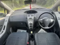 Używany Toyota Yaris 85 KM (62 kW) 2007 Srebrny Hatchback