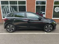 Używany Hyundai i20 SE 100 KM (73 kW) 2022 Czarny Hatchback
