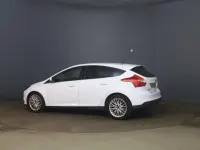 Used Ford Focus Zetec 125 HP (91 kW) 2012 White Hatchback