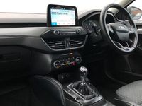 Usado Ford Focus Titanium X 125 CV (91 kW) 2019 Gris Utilitario