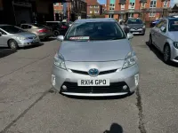 Usado Toyota Prius T4 136 HP (100 kW) 2014 Prateado Citadino