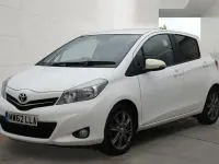 Used Toyota Yaris Multidrive S 99 HP (72 kW) 2013 White Hatchback