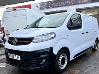 Second-hand Vauxhall Vivaro 120 CP (88 kW) 2023 Alb Monovolum
