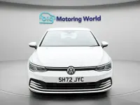 Używany VW Golf VIII S 131 KM (96 kW) 2023 Biały Hatchback
