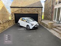 Used Toyota Aygo X-play 2019 White Hatchback