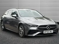 Usado Mercedes CLA200 Executive 163 HP (119 kW) 2025 Cinzento Carrinha