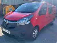 Second-hand Vauxhall Vivaro 115 CP (84 kW) 2015 Roșu