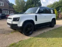 Used Land Rover Defender SE Dynamic 250 HP (183 kW) 2023 White SUV