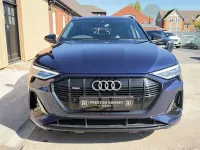 Begagnad Audi e-tron Black Edition 300 kW (408 HK) 2021 Blå SUV