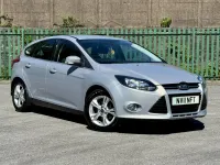 Used Ford Focus Zetec 125 HP (91 kW) 2011 Silver Hatchback