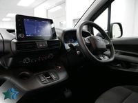 Used Toyota Proace 100 kW (136 HP) 2023 White MPV