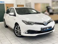 Used Toyota Auris Hybrid 2016 White Hatchback