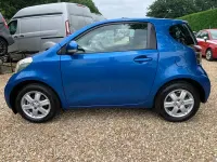Used Toyota iQ 70 HP (51 kW) 2010 Blue Hatchback
