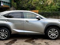 Usado Lexus NX300h Luxury Line 197 CV (144 kW) 2014 Plateado SUV