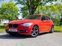 Begagnad BMW 120 Sport Line 184 HK (135 kW) 2012 Röd Halvkombi
