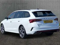 Used Skoda Octavia vRS 180 HP (132 kW) 2023 Moon white metallic Estate