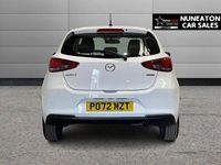 Usado Mazda 2 75 HP (55 kW) 2023 Branco Citadino
