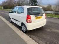 Used Kia Picanto 2010 White Hatchback