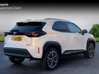 Used Toyota Yaris Hybrid 116 HP (85 kW) 2024 Pure white Estate