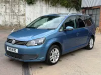 Usado VW Touran SE 140 HP (102 kW) 2015 Azul Monovolume