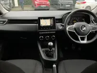 Used Renault Clio Evolution 90 HP (66 kW) 2023 Red Hatchback