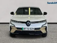 Used Renault Megane E-Tech Iconic 160 kW (218 HP) 2022 White/black Hatchback