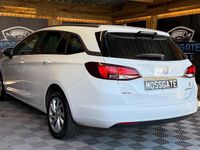 Used Vauxhall Astra Design Edition 110 HP (80 kW) 2018 White Estate