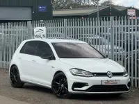 Begagnad VW Golf VII R 310 HK (228 kW) 2018 Vit Halvkombi