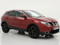 Used Nissan Qashqai N-Connecta 115 HP (84 kW) 2017 Red SUV