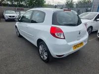 Used Renault Clio IV Dynamique 2012 White Hatchback